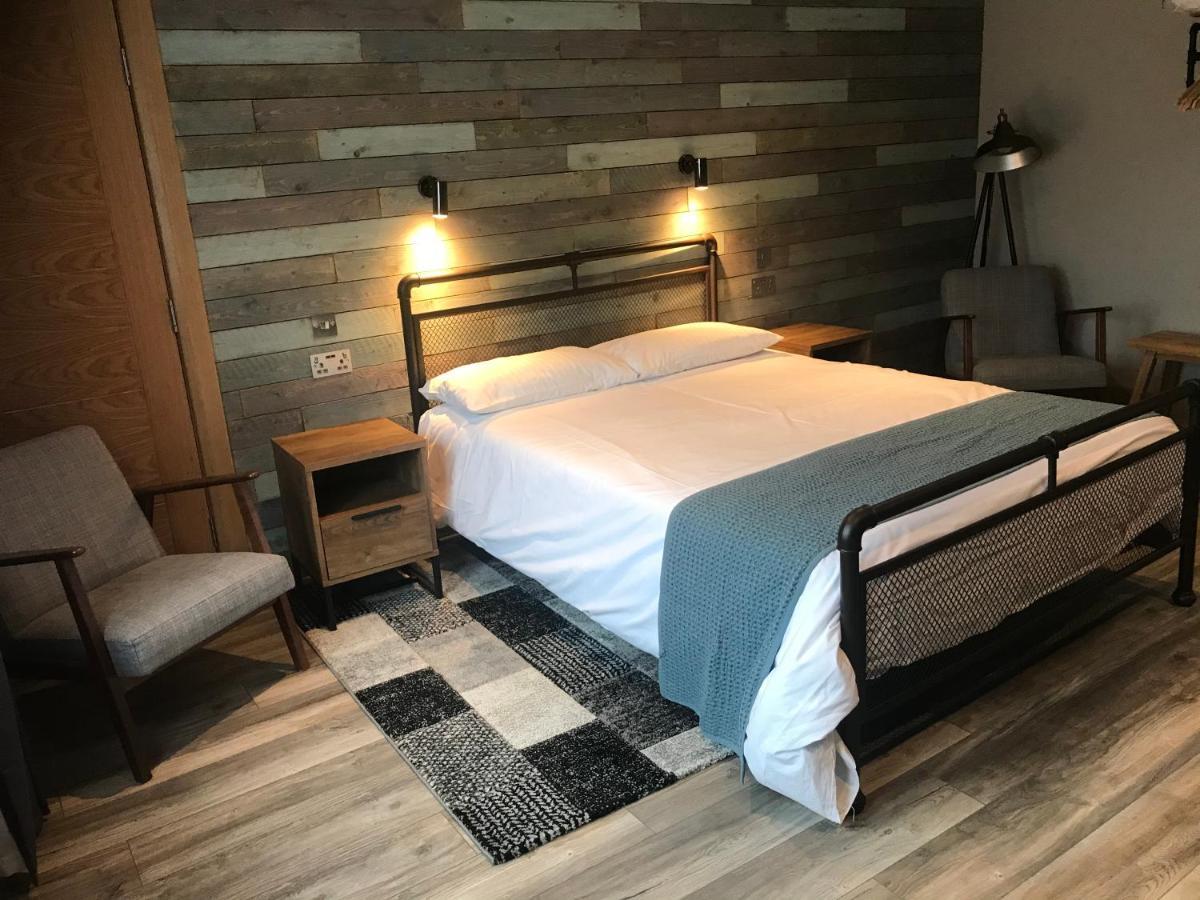 Вилла The Shack & Pods At Inchree Corran  Экстерьер фото