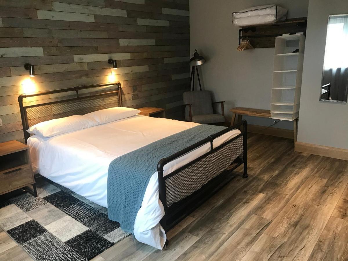 Вилла The Shack & Pods At Inchree Corran  Экстерьер фото