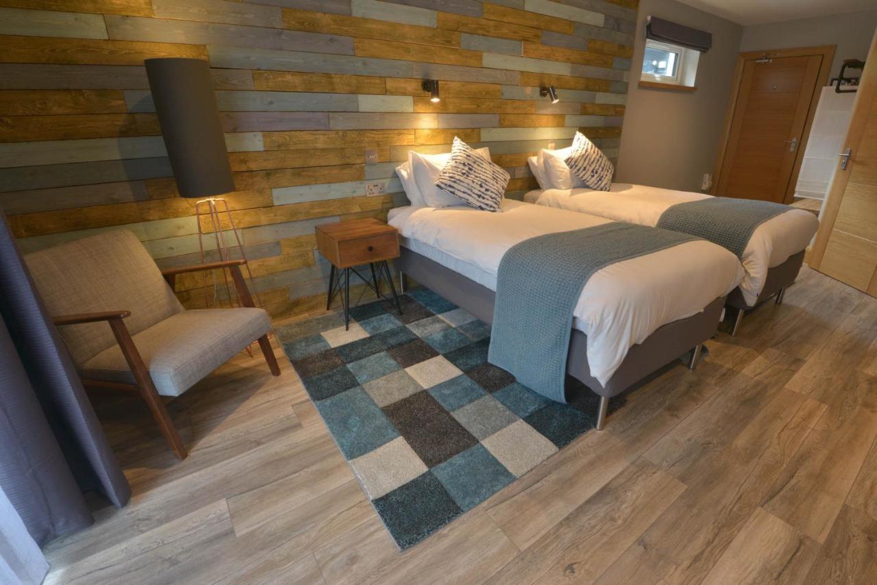 Вилла The Shack & Pods At Inchree Corran  Экстерьер фото